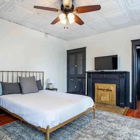 Historic Loft 5 Minutes To Downtown Vila